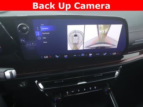 Used 2026 Chevrolet Traverse Z71 w/ LPO, Floor Liner Package AWD/4WD image 24