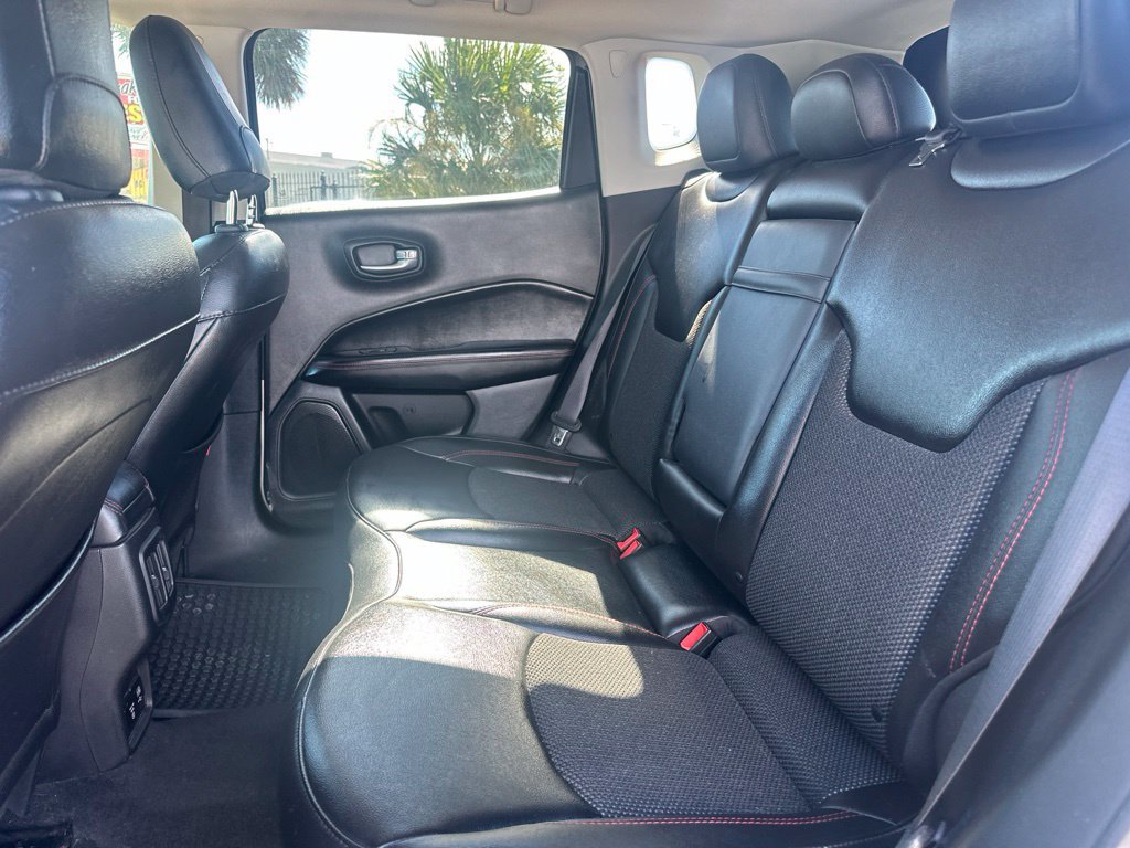 Used 2019 Jeep Compass Trailhawk AWD/4WD image 8
