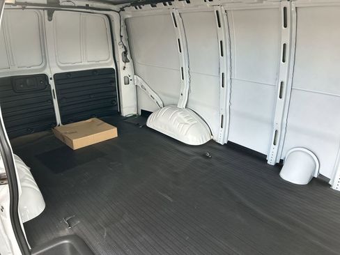 New 2025 GMC Savana 2500 w/ Driver Convenience Package RWD image 25