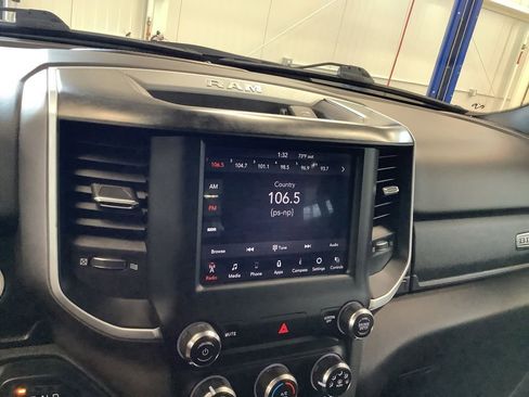 Used 2019 RAM 1500 Big Horn AWD/4WD image 9