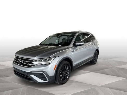 Used 2024 Volkswagen Tiguan SE FWD image 4