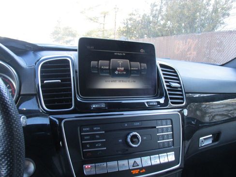 Used 2017 Mercedes-Benz GLS 550 4MATIC image 54