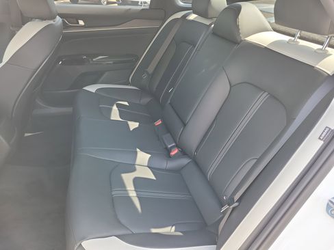 Used 2025 Kia K5 GT-Line w/ GT-Line Premium Package FWD image 7