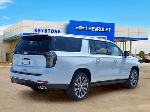 New 2026 Chevrolet Suburban High Country AWD/4WD image 7