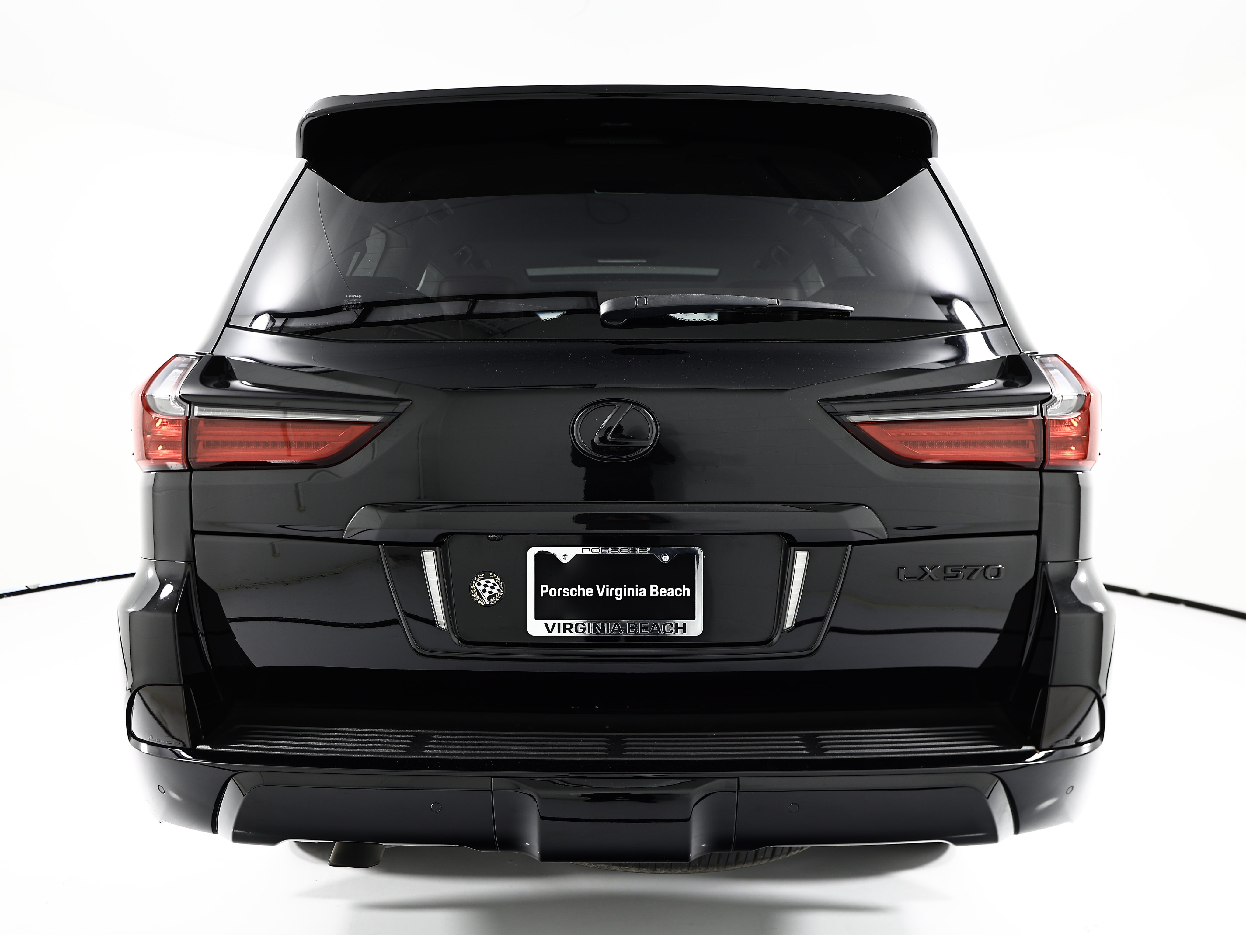 Used 2019 Lexus LX 570 4WD w/ Luxury Package image 6