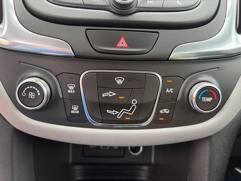 Used 2021 Chevrolet Equinox LS w/ LS Convenience Package AWD/4WD image 26
