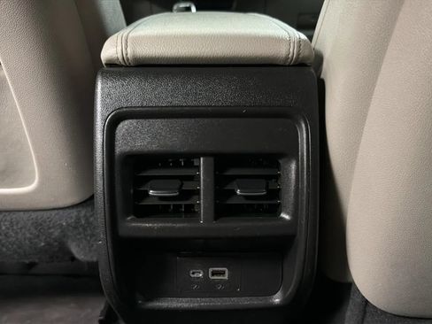 Used 2020 Cadillac XT4 Luxury FWD image 17