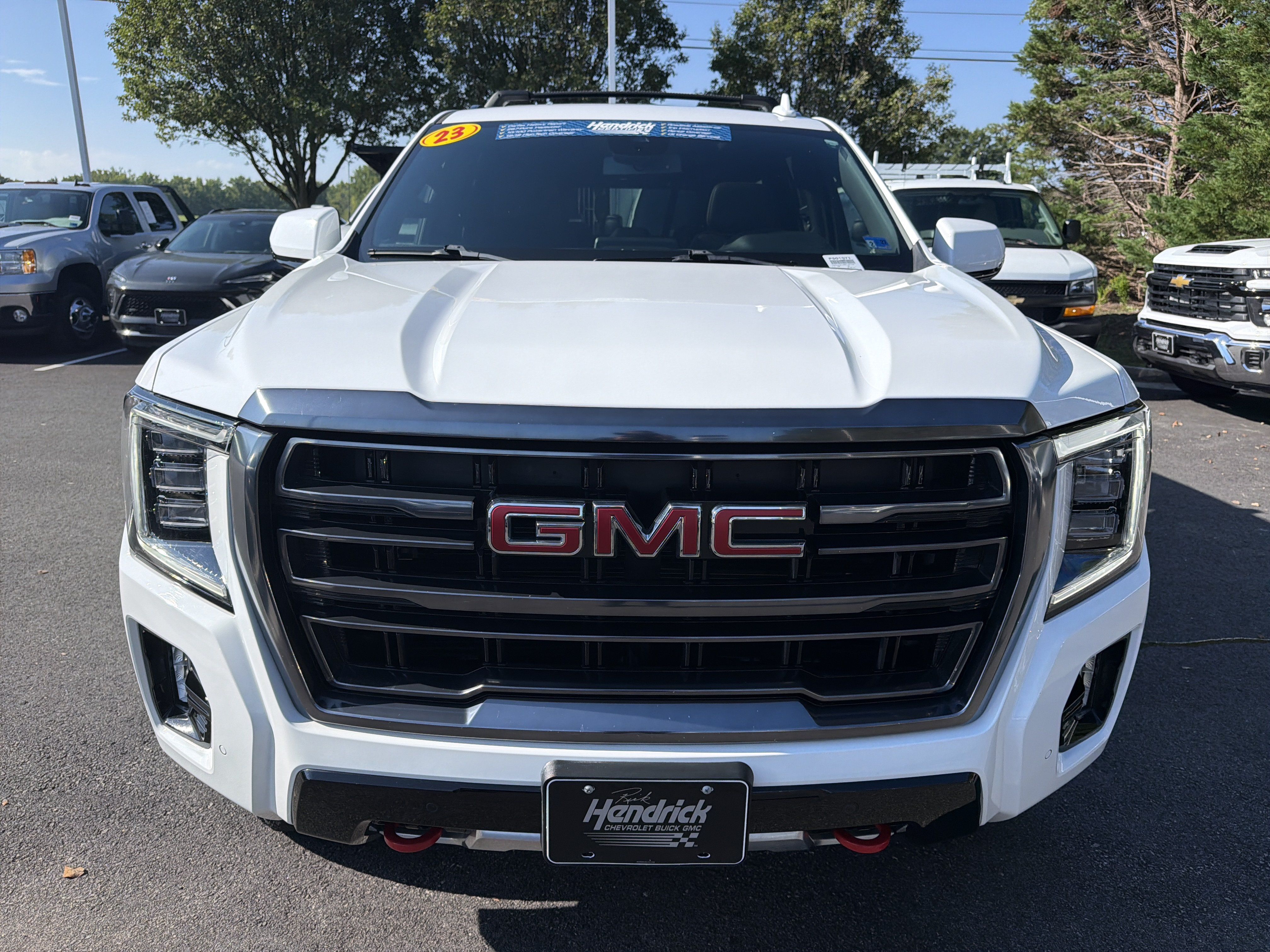 Used 2024 GMC Yukon AT4 AWD/4WD image 3