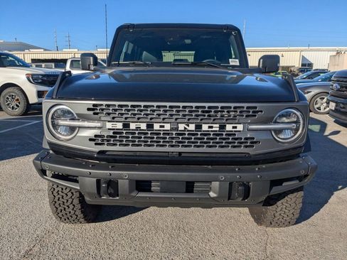 New 2025 Ford Bronco Badlands image 9