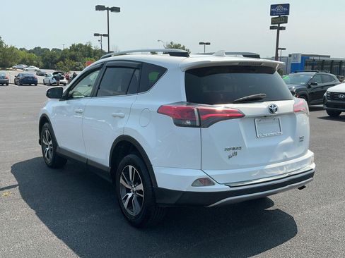 Used 2018 Toyota RAV4 XLE w/ Plus Extra Value Package AWD/4WD image 12