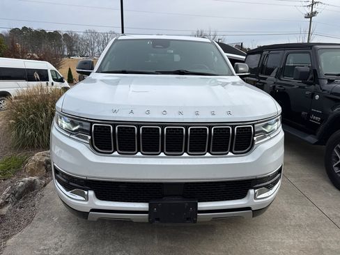 Used 2024 Jeep Wagoneer Series II w/ Flexible Seating Group image 3