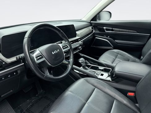 Used 2024 Kia Telluride EX w/ EX Captain's Chair Package AWD/4WD image 10