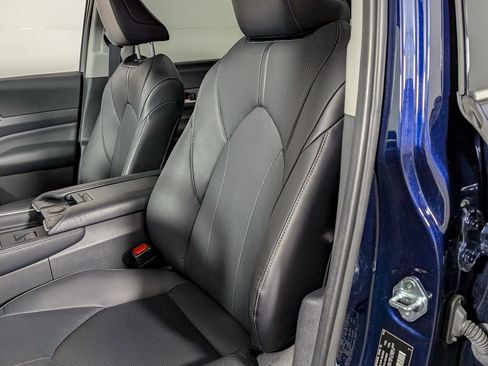 Used 2024 Toyota Grand Highlander Limited image 18