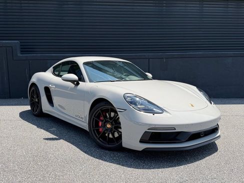 Certified 2024 Porsche 718 Cayman GTS RWD image 12