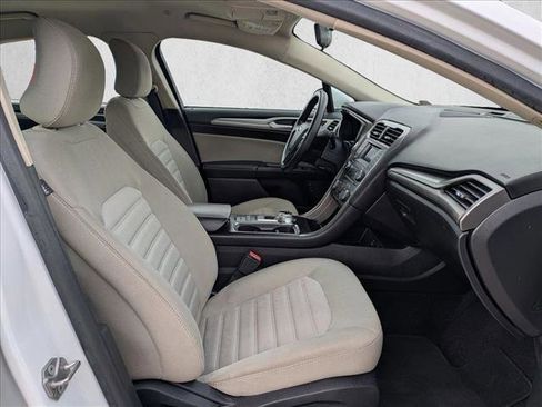 Used 2018 Ford Fusion S image 19