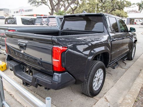 Used 2025 Toyota Tacoma SR5 image 8