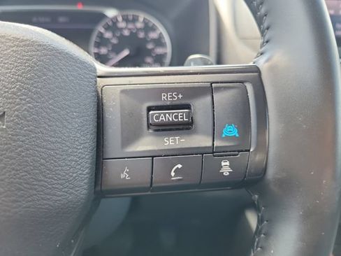 Used 2025 Nissan Rogue SV AWD/4WD image 26