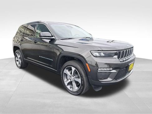 New 2023 Jeep Grand Cherokee 4WD 4xe image 8