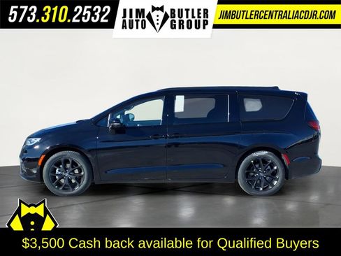 New 2026 Chrysler Pacifica Limited w/ Uconnect Theater Family Group image 2