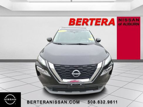 Used 2023 Nissan Rogue SV w/ SV Premium B Package AWD/4WD image 3