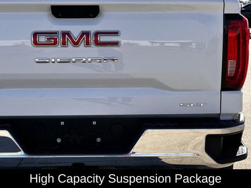 Used 2023 GMC Sierra 1500 SLT image 9