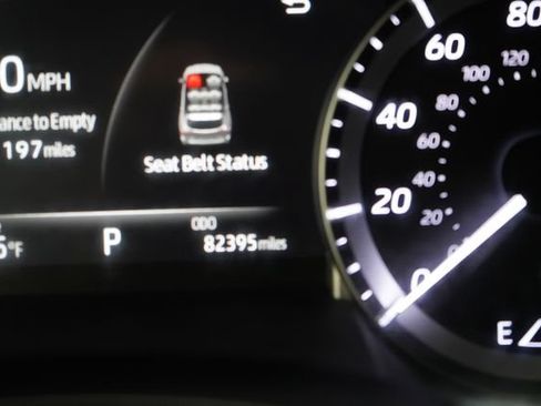 Used 2023 Toyota Highlander XLE AWD/4WD image 25