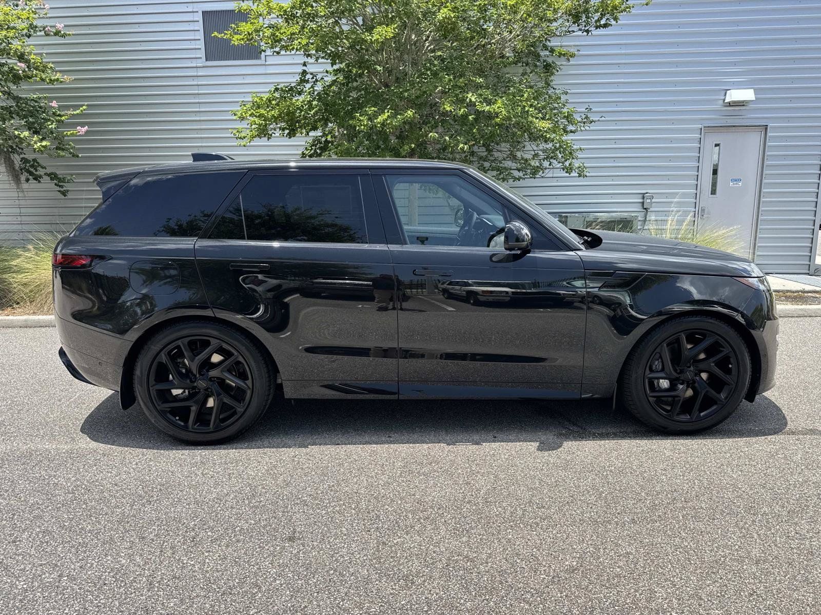 New 2026 Land Rover Range Rover Sport Dynamic SE AWD/4WD image 5