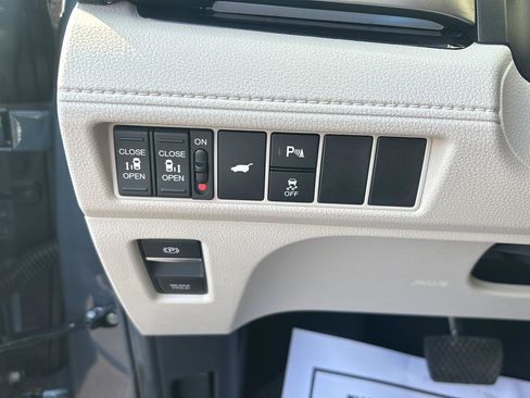 Used 2025 Honda Odyssey Touring image 10