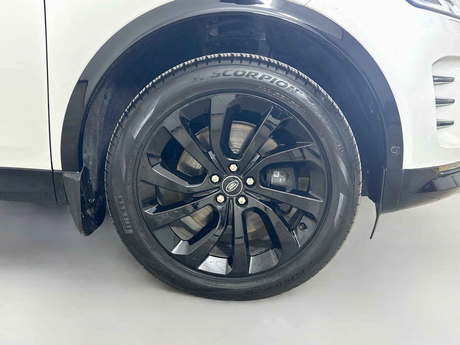 Used 2025 Land Rover Discovery Sport Dynamic SE AWD/4WD image 10