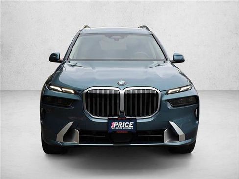 Used 2023 BMW X7 xDrive40i w/ Premium Package AWD/4WD image 3