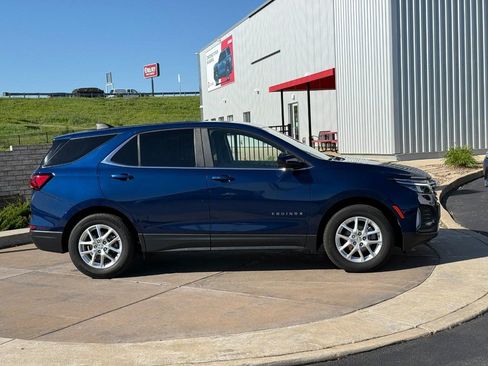 Used 2023 Chevrolet Equinox LT FWD image 2