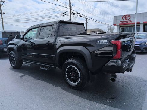 Used 2024 Toyota Tacoma TRD Off-Road AWD/4WD image 3