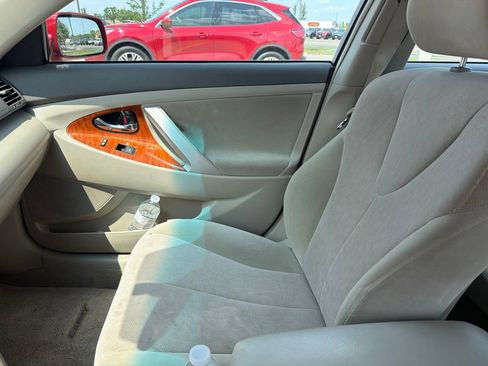 Used 2010 Toyota Camry XLE FWD image 20