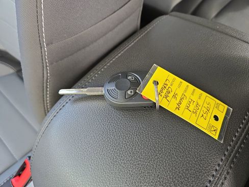 Used 2015 Ford Escape SE AWD/4WD image 28