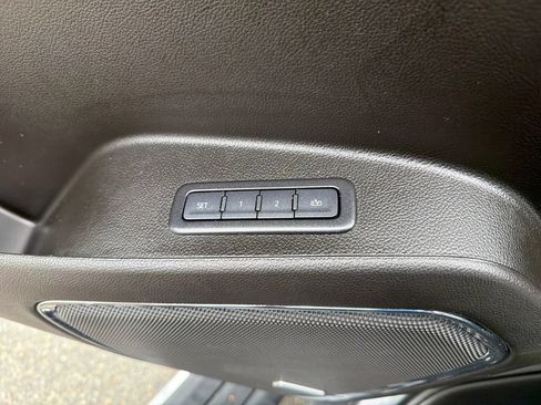 Used 2019 Chevrolet Suburban Premier w/ Premier Plus Edition AWD/4WD image 19