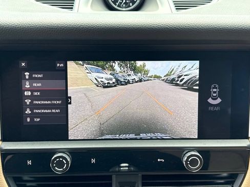 Used 2023 Porsche Macan S AWD/4WD image 30