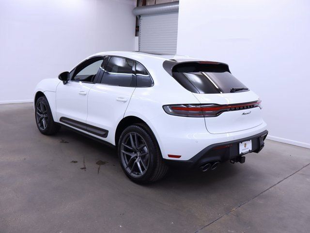 Certified 2025 Porsche Macan Turbo AWD/4WD image 3