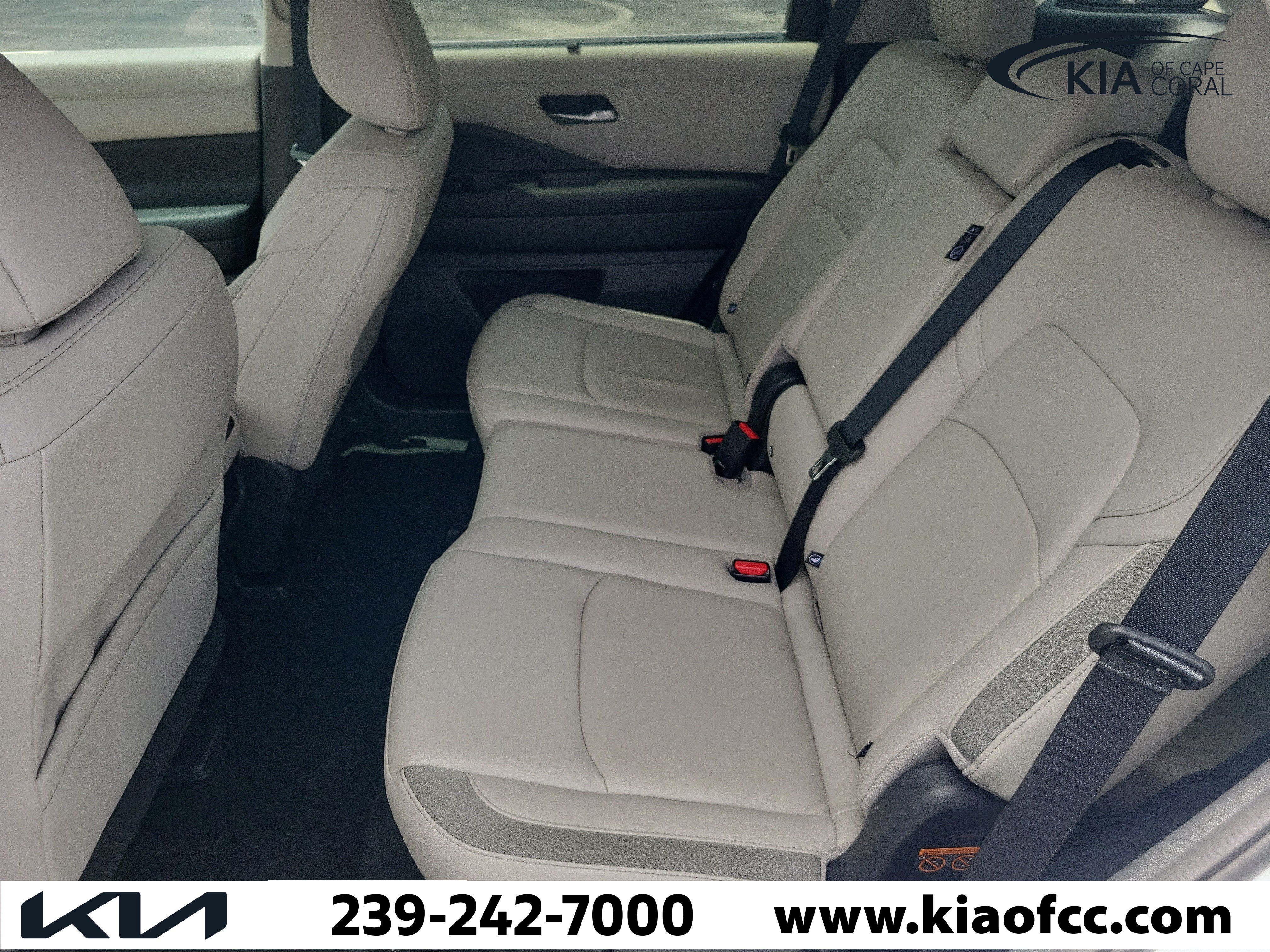 Used 2025 Nissan Pathfinder SL w/ Black Appearance Package FWD image 13