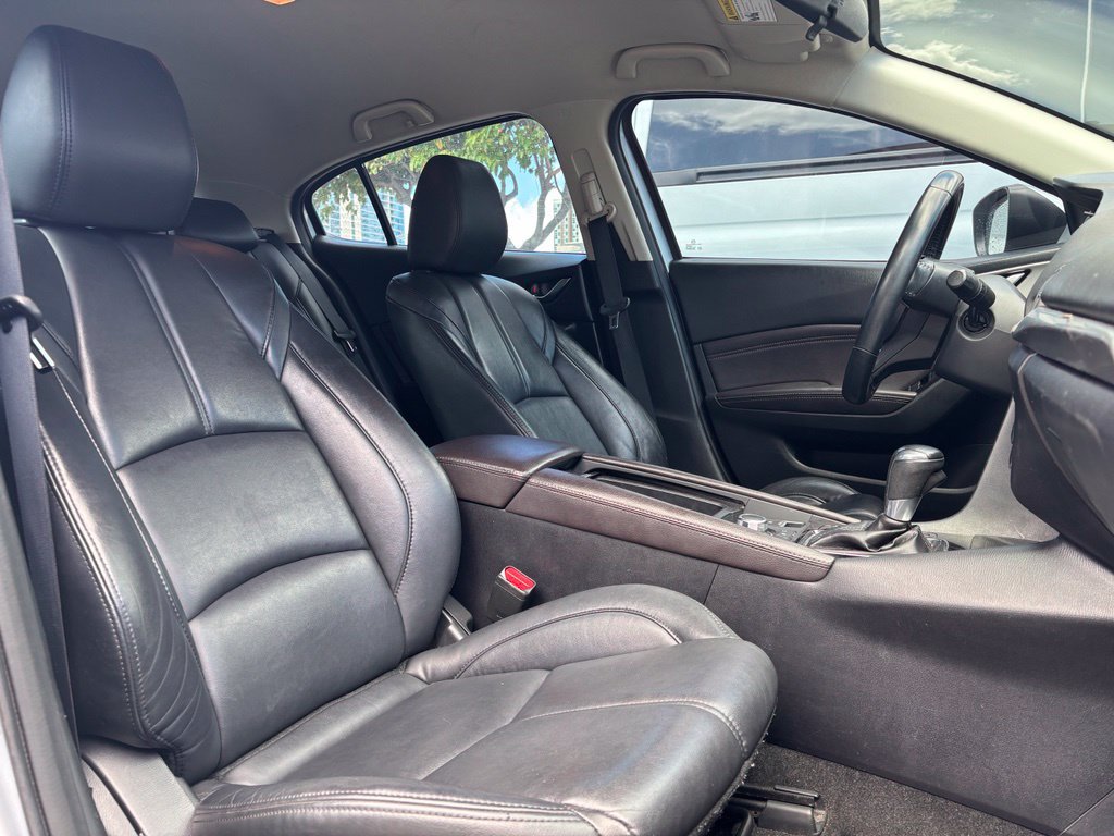 Used 2017 MAZDA MAZDA3 Touring FWD image 8