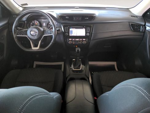 Used 2017 Nissan Rogue SV FWD image 4