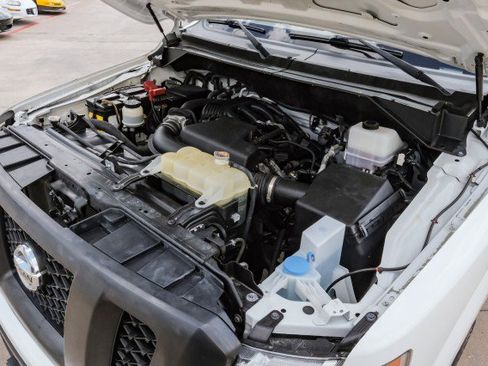 Used 2020 Nissan NV 3500 S image 42