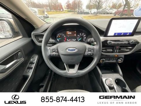 Used 2020 Ford Escape SE image 16