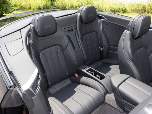 Certified 2025 Bentley Continental GTC AWD/4WD image 48