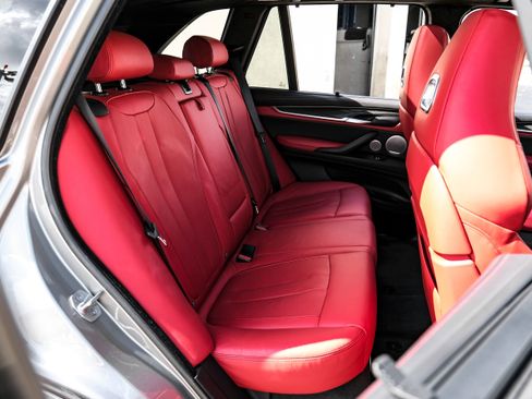 Used 2017 BMW X5 M image 37