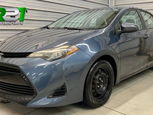 Used 2018 Toyota Corolla LE FWD image 1