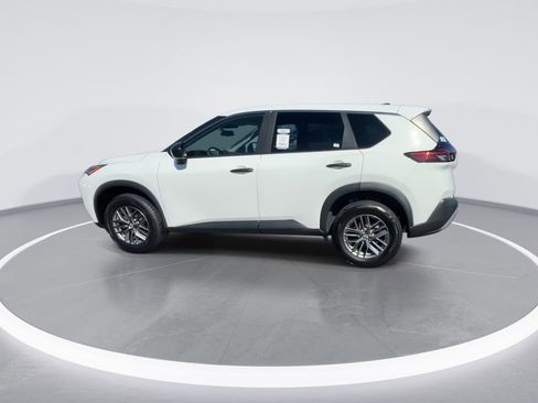 Used 2023 Nissan Rogue S image 5