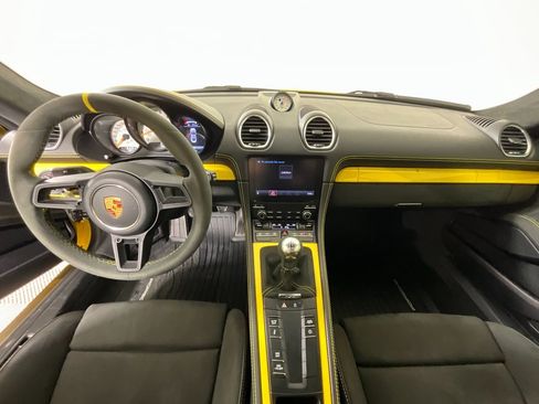 Used 2022 Porsche 718 Cayman GT4 image 10