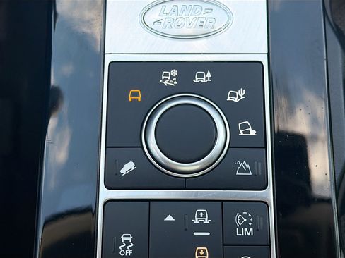 Used 2018 Land Rover Discovery HSE AWD/4WD image 26