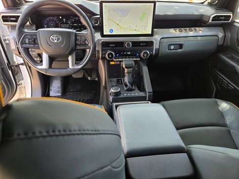 Used 2025 Toyota 4Runner Trailhunter AWD/4WD image 8