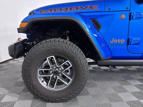 Used 2025 Jeep Gladiator Mojave w/ Convenience Group AWD/4WD image 20